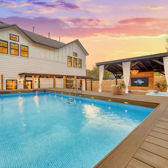 7BR Estate, Heated Pool, Hot Tub, Cabana Theater - Image 1